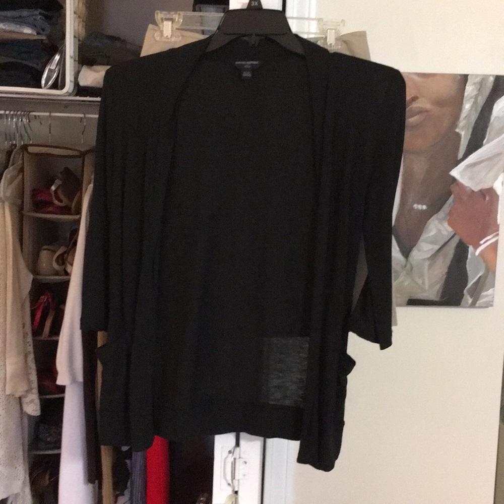 Lightweight three-quarter sleeve sweater